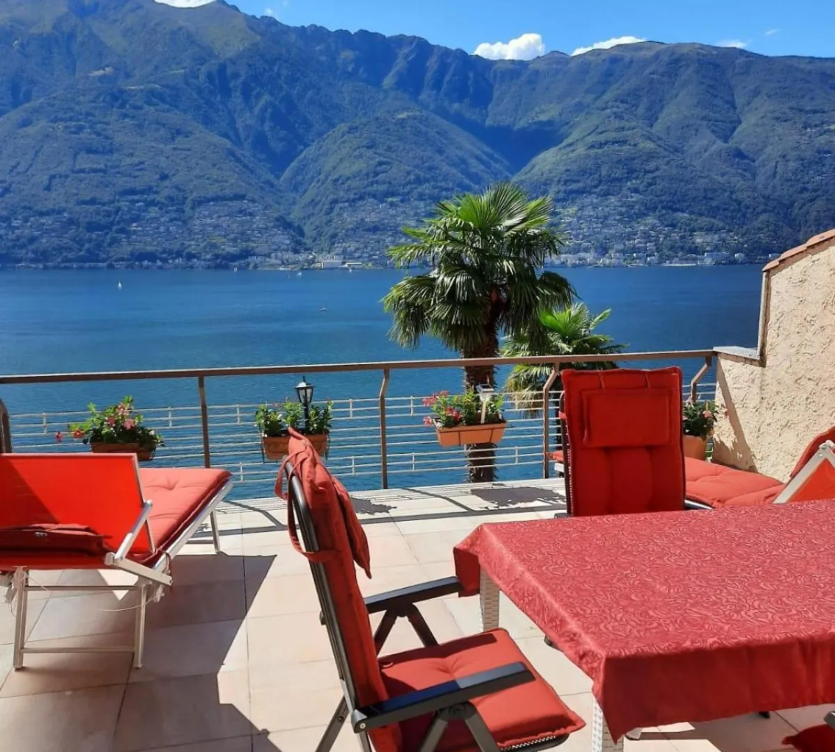 Apartment Luxus-Fewo In Pino - Casa Roccia Pino Lago Maggiore